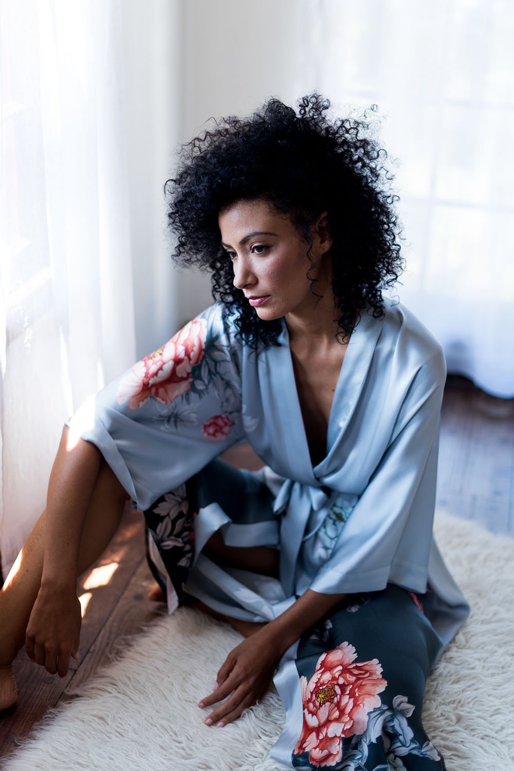KIM+ONO Luxury 100% Mulberry Silk Kimono Robe for Women | Short Floral Robe | Original Design | Removable Waist Tie Closure - Image 4
