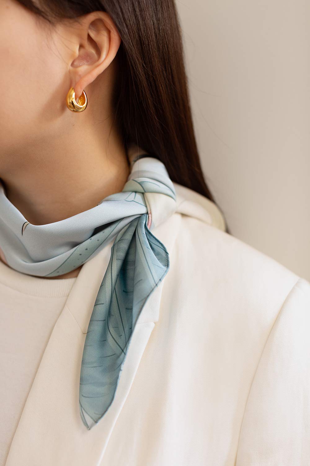 KIM+ONO Women's Floral Maren Kerchief Charmeuse Scarf - Image 3