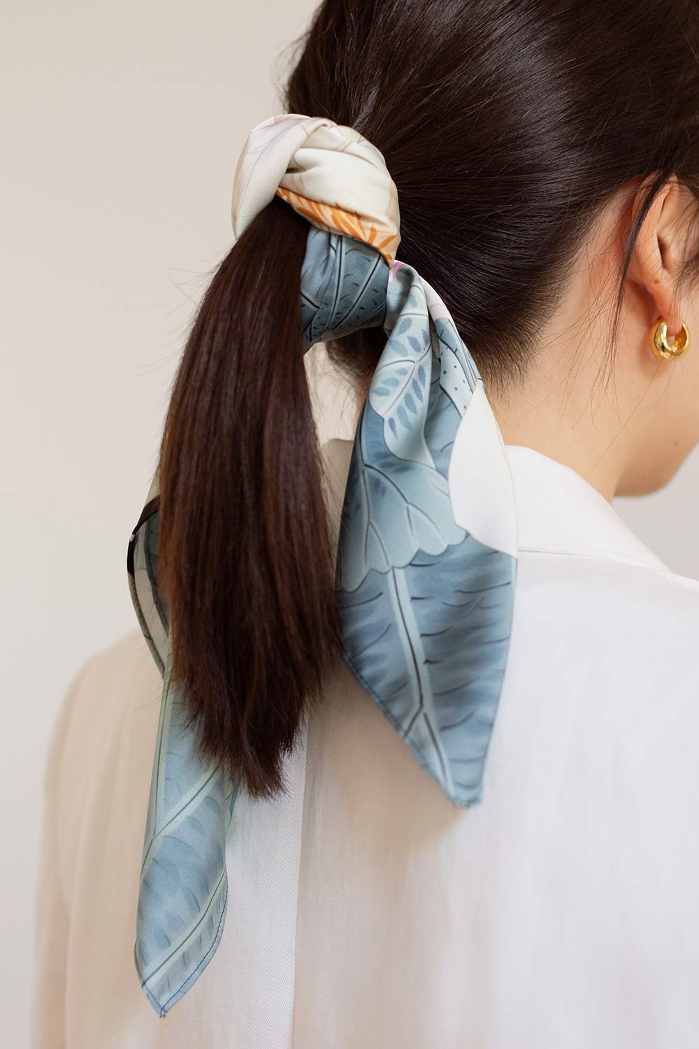 KIM+ONO Women's Floral Maren Kerchief Charmeuse Scarf - Image 4